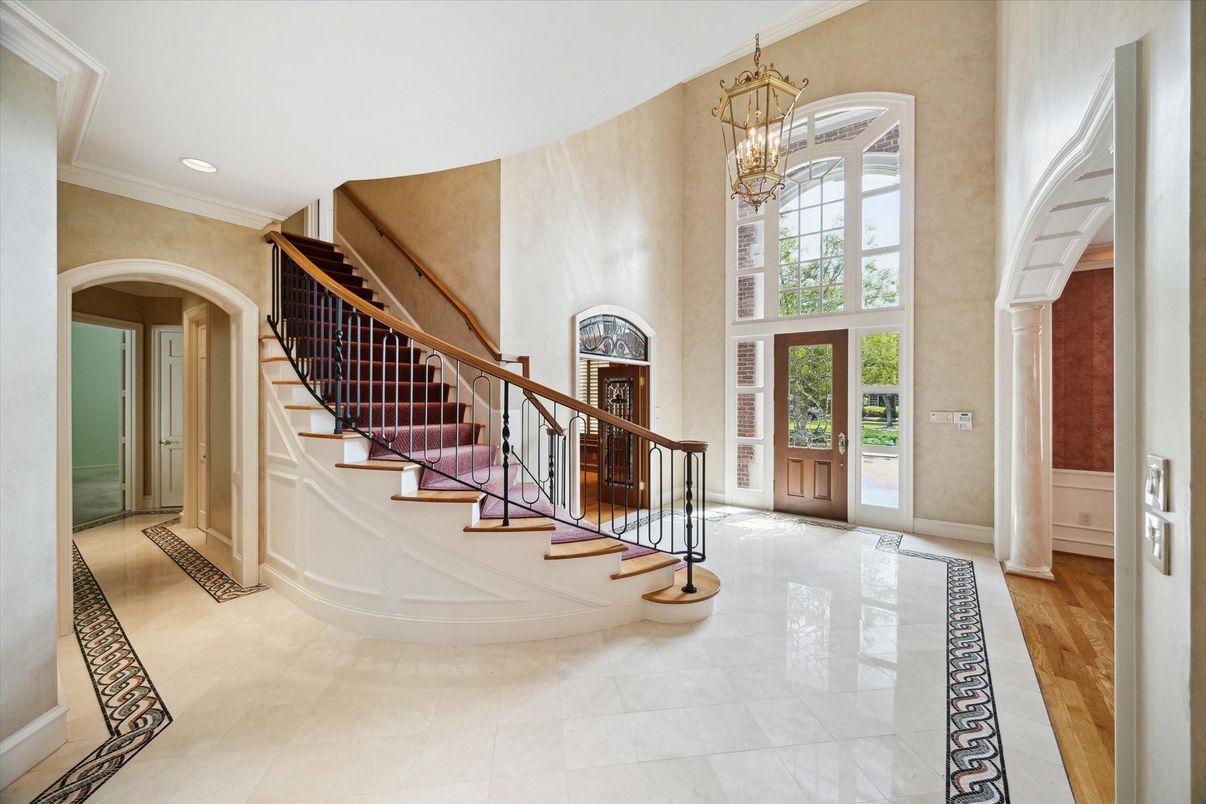 Chandelier, Interior, Wood Texture Flooring