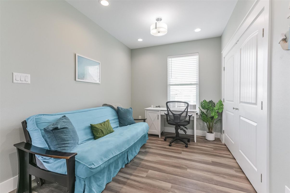 Home Office, Interior, Recessed Lighting, Wood Texture Flooring