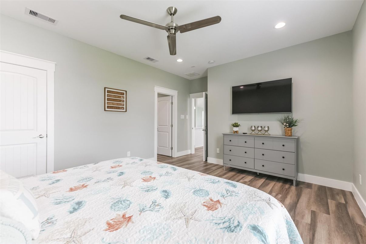 Bedroom, Interior, Recessed Lighting, Wood Texture Flooring