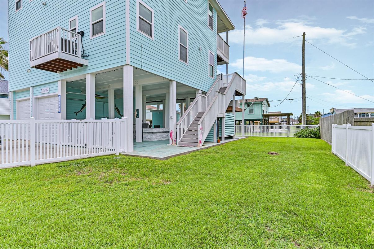 Backyard, Exterior