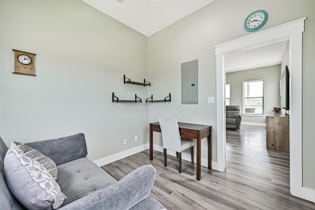 Home Office, Interior, Recessed Lighting, Wood Texture Flooring