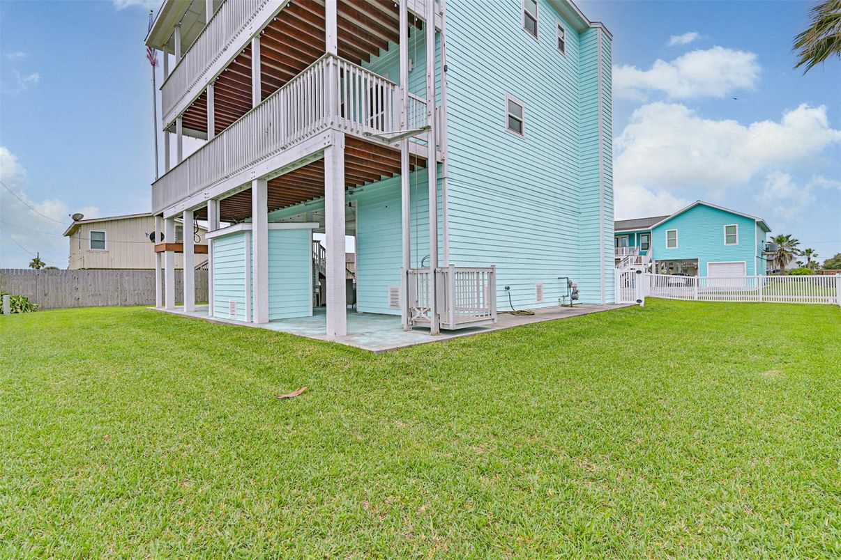 Backyard, Exterior