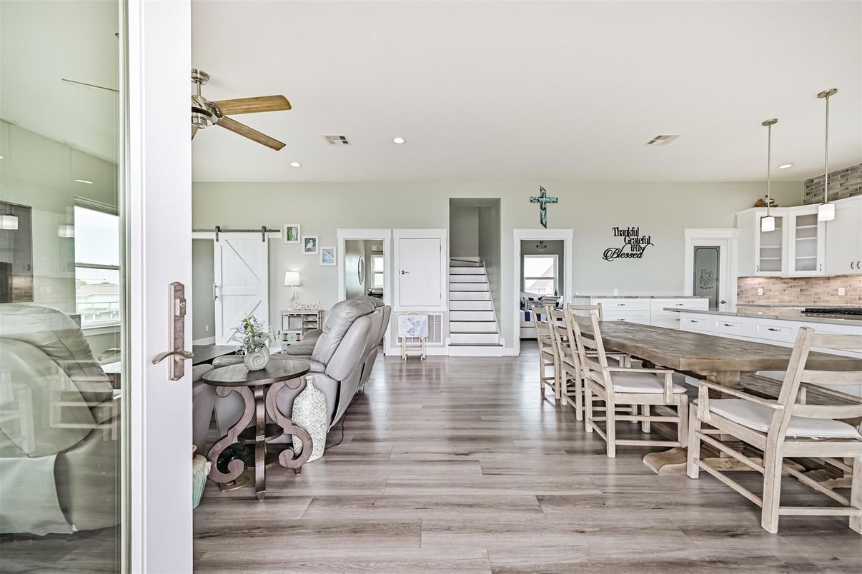 Dining room, Interior, Kitchen, Pendant Lights, Recessed Lighting, Wood Texture Flooring