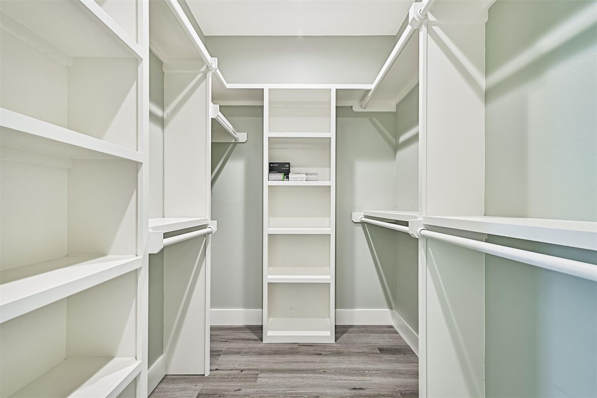 Interior, Walk-in Closets, Wood Texture Flooring