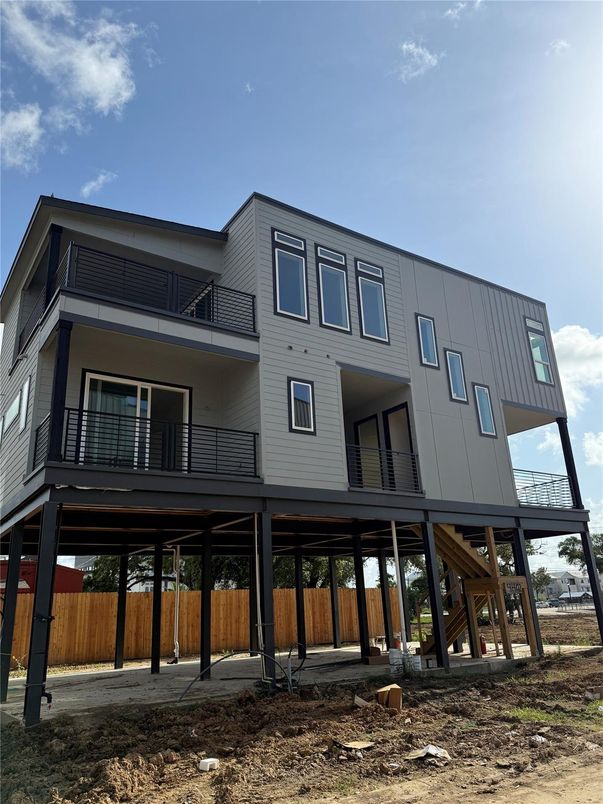 Exterior, Facade, Rowhouse