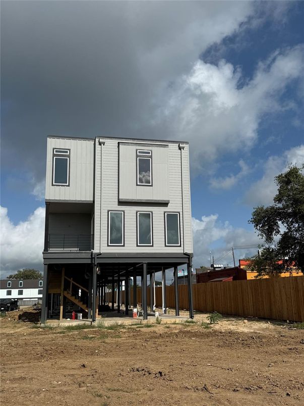 Backyard, Exterior, Facade, Rowhouse