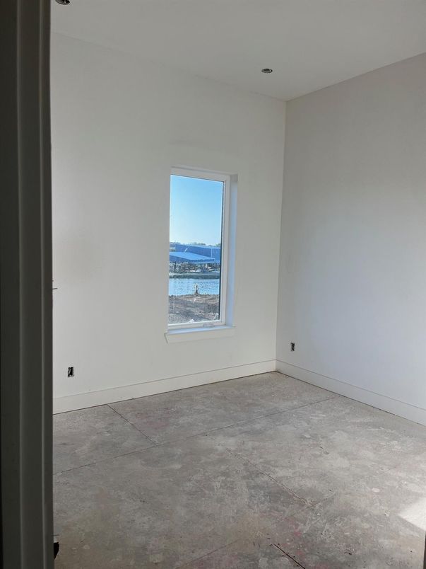 Empty room, Interior, Water