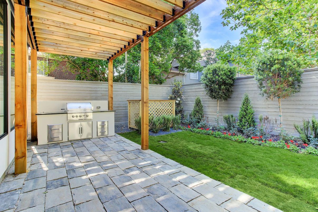Backyard, Exterior