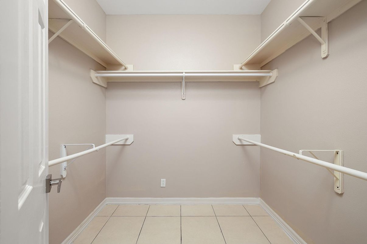 Interior, Walk-in Closets