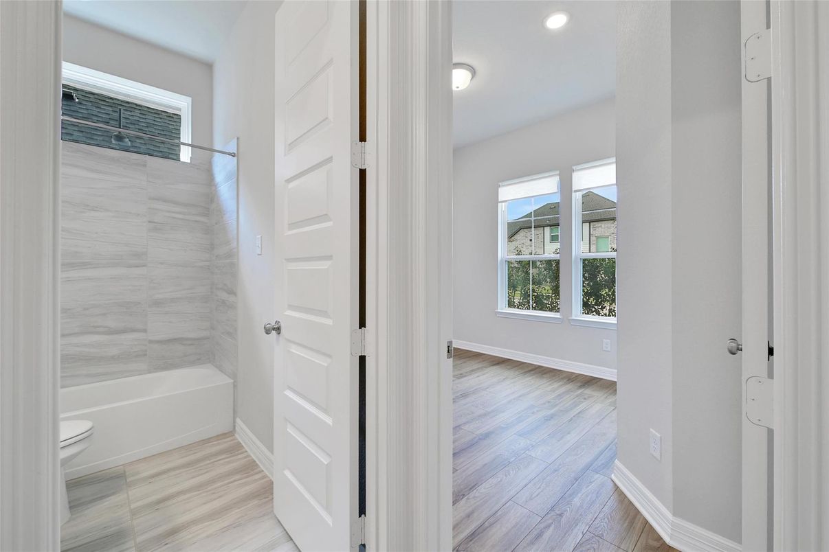 Bathroom, Interior, Recessed Lighting, Wood Texture Flooring