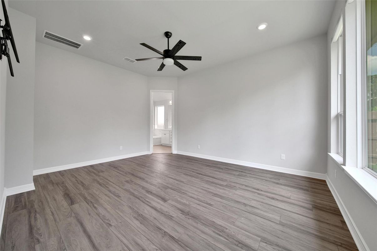 Empty room, Interior, Recessed Lighting, Wood Texture Flooring