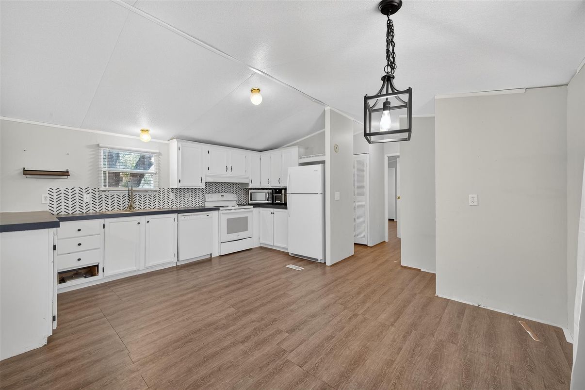 Interior, Kitchen, Pendant Lights, Wood Texture Flooring