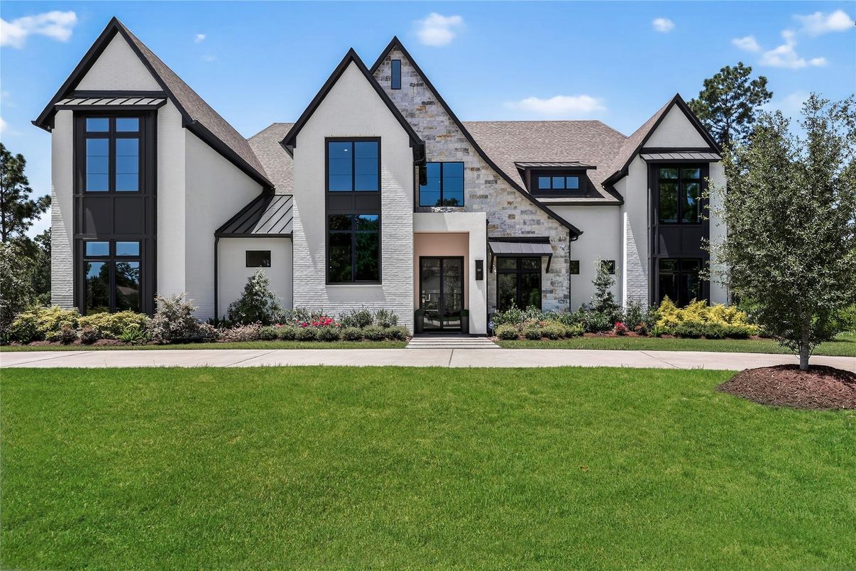 Backyard, Exterior, Facade, Farmhouse