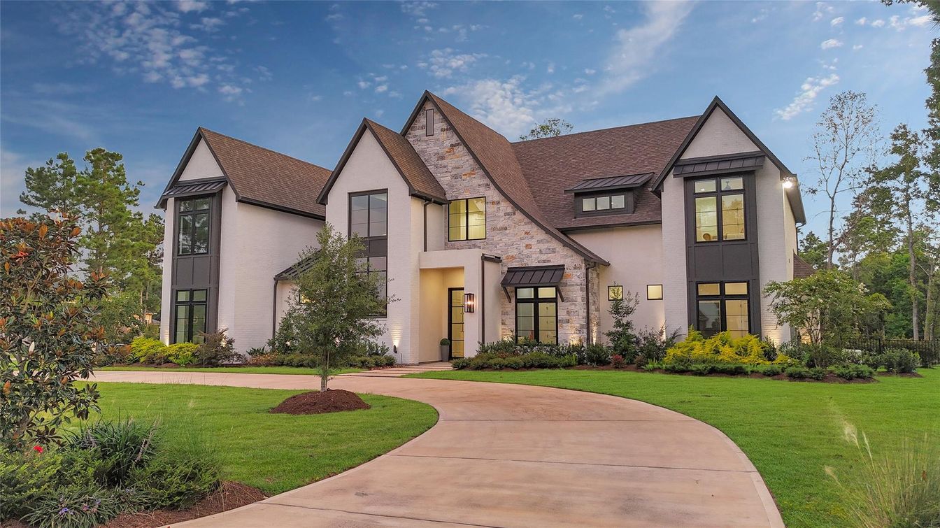 Backyard, Exterior, Facade, Tudor Revival
