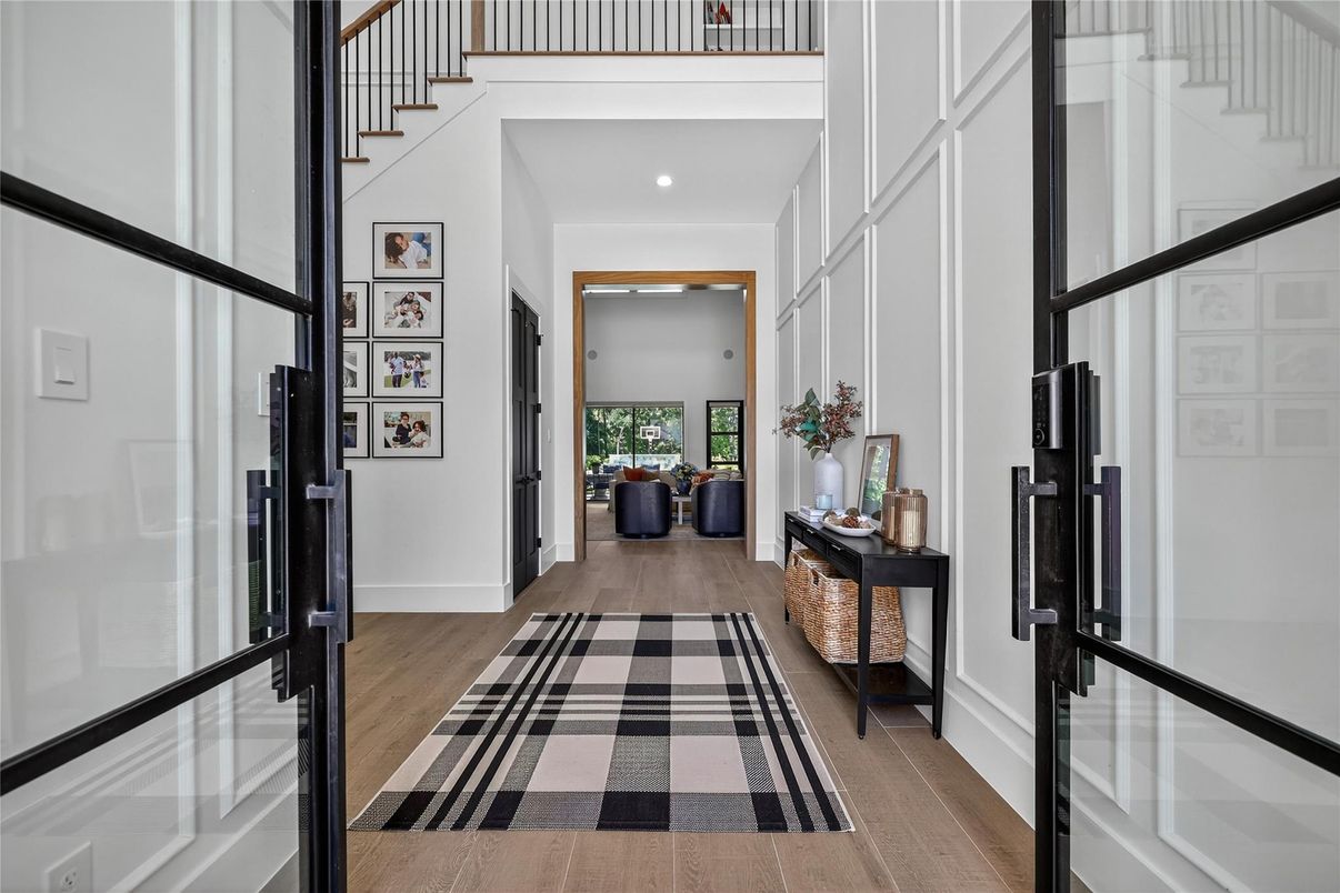 Interior, Recessed Lighting, Wood Texture Flooring