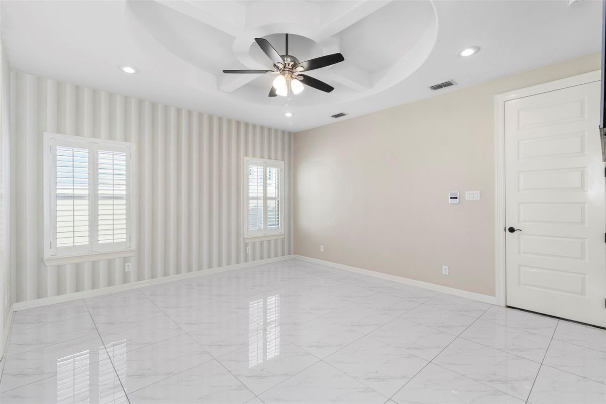 Empty room, Interior, Marble, Recessed Lighting