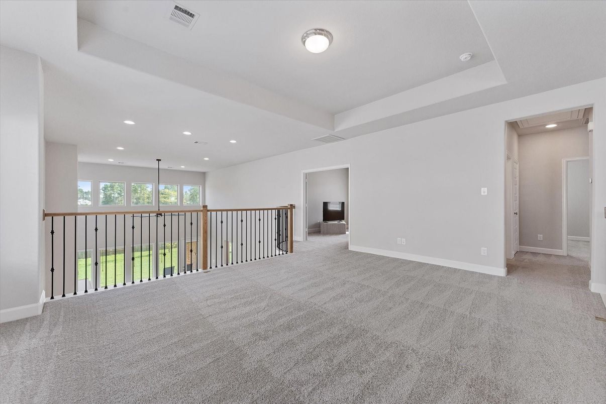 Empty room, Interior, Recessed Lighting