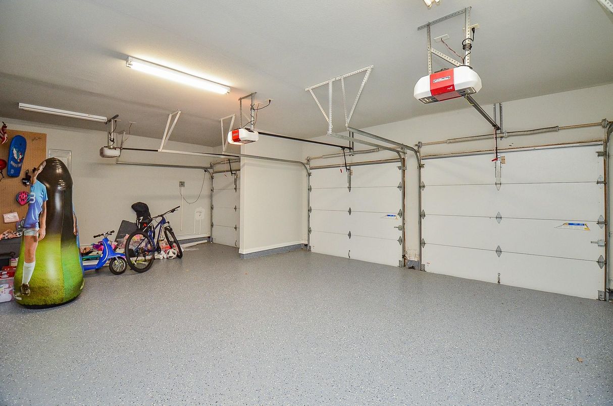 Garage, Interior
