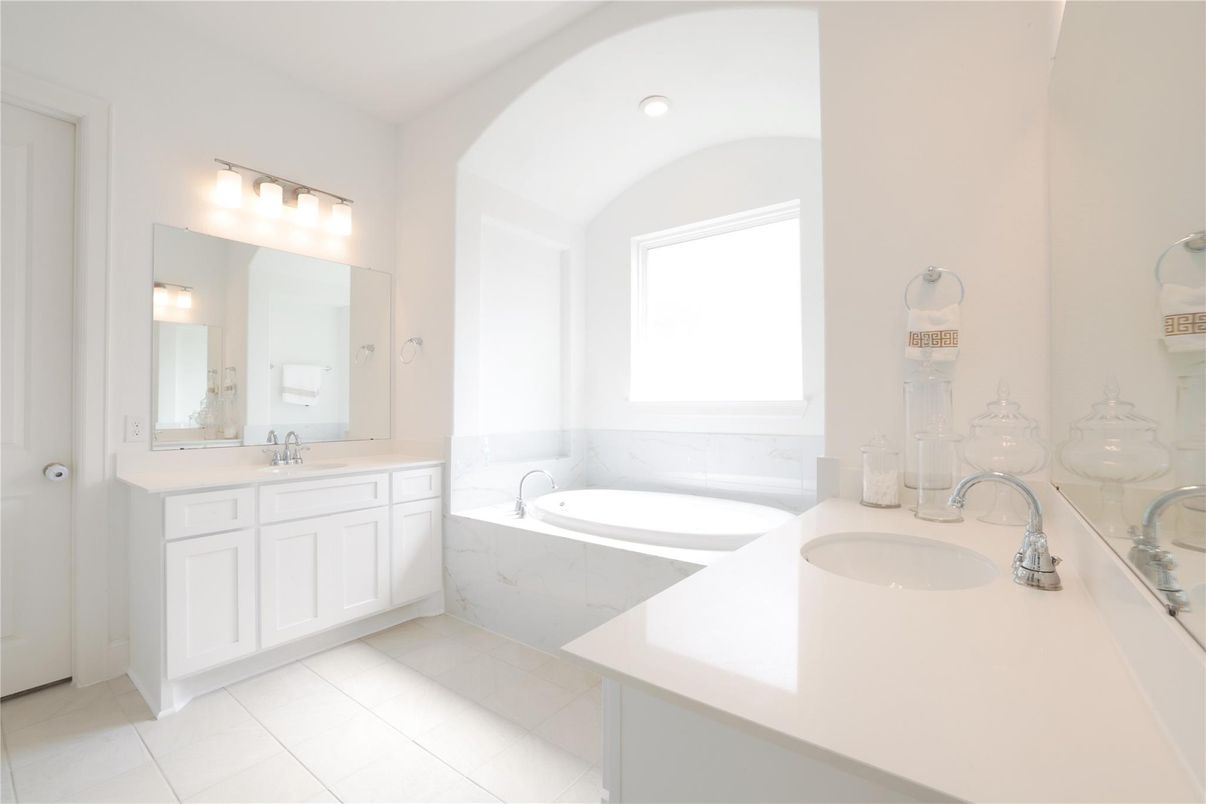 Bathroom, Dual Sink Vanities, Interior