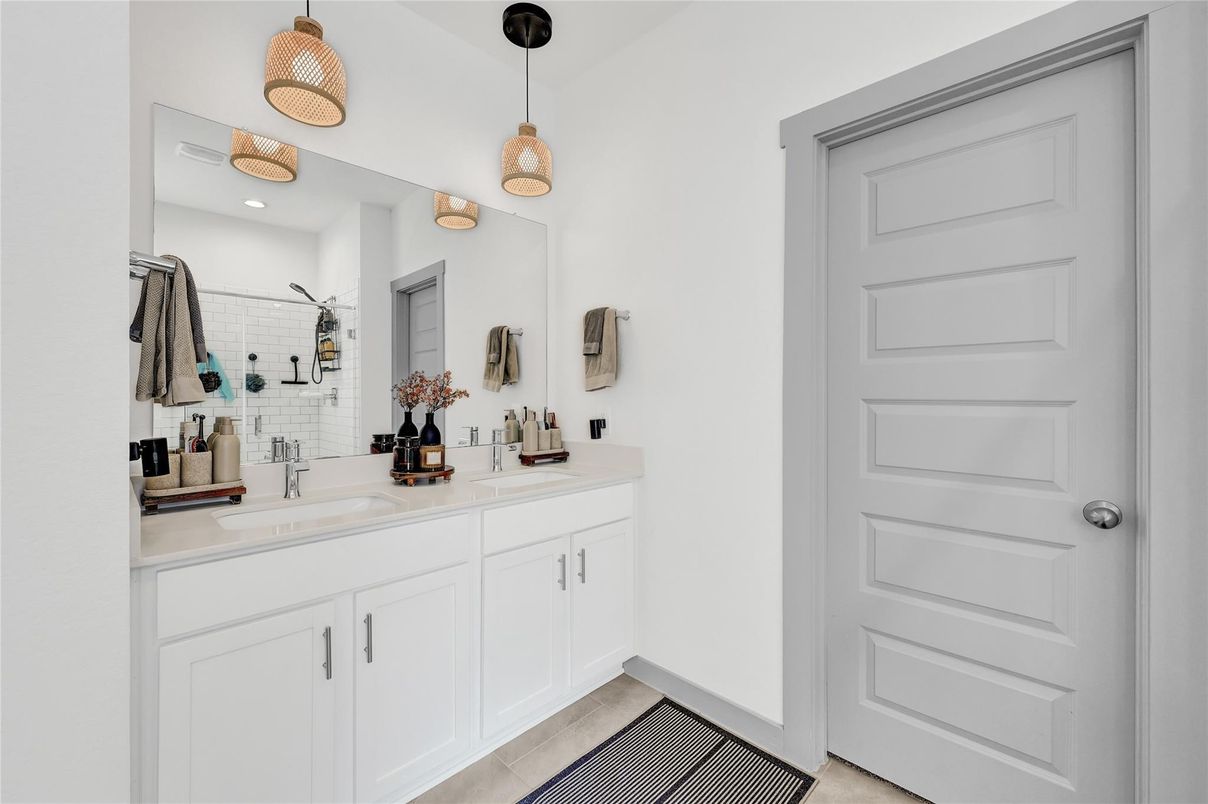 Bathroom, Dual Sink Vanities, Interior, Pendant Lights, Recessed Lighting
