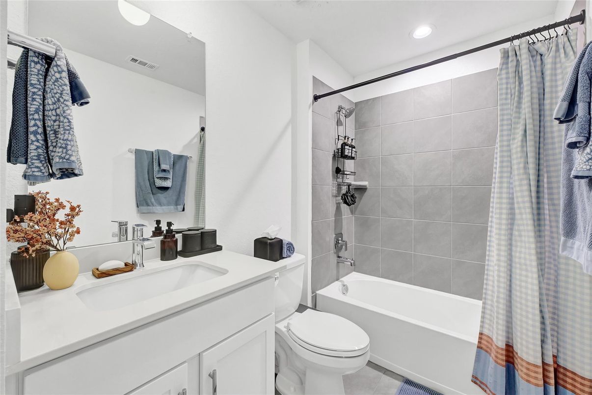 Bathroom, Interior, Recessed Lighting