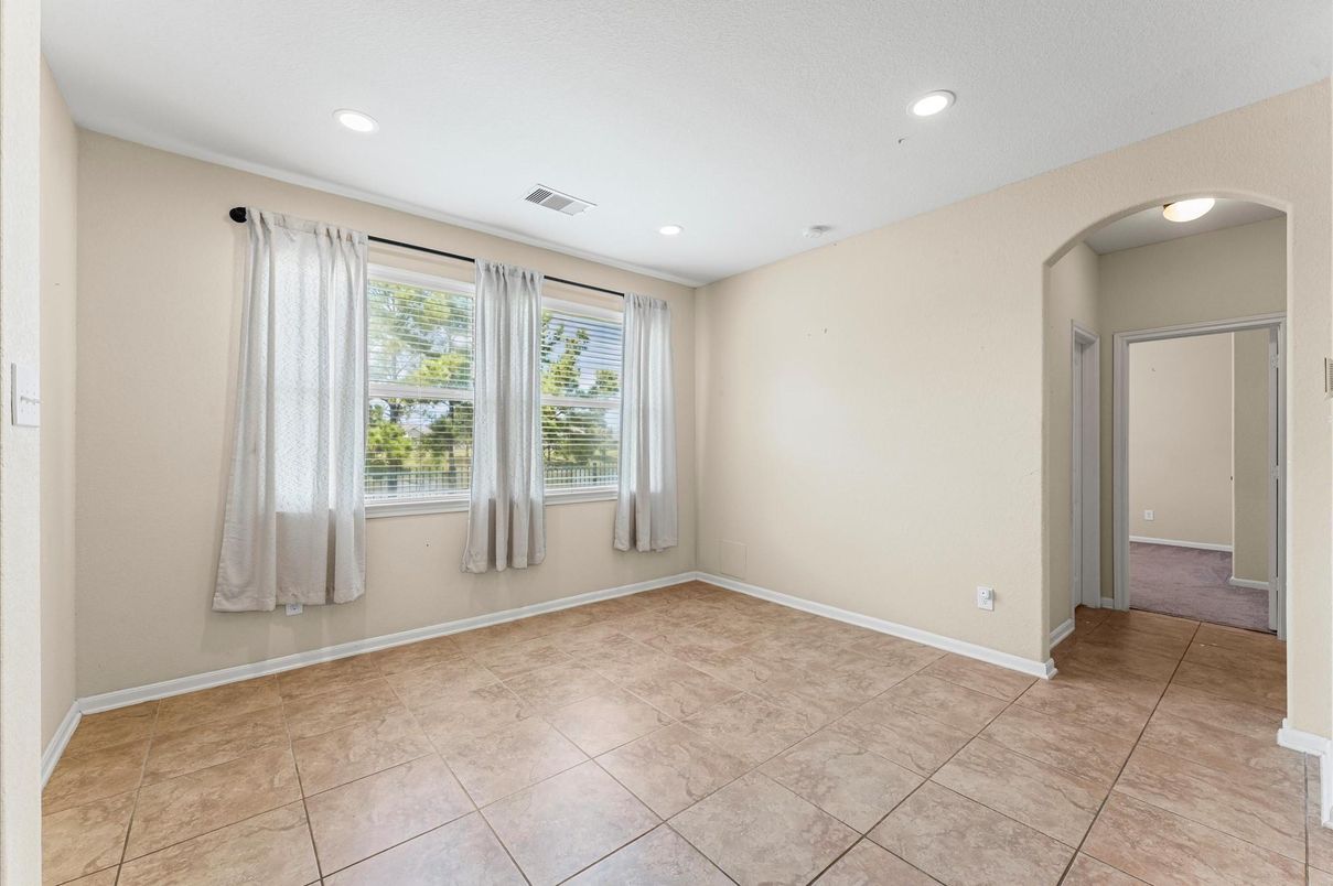 Empty room, Interior, Recessed Lighting