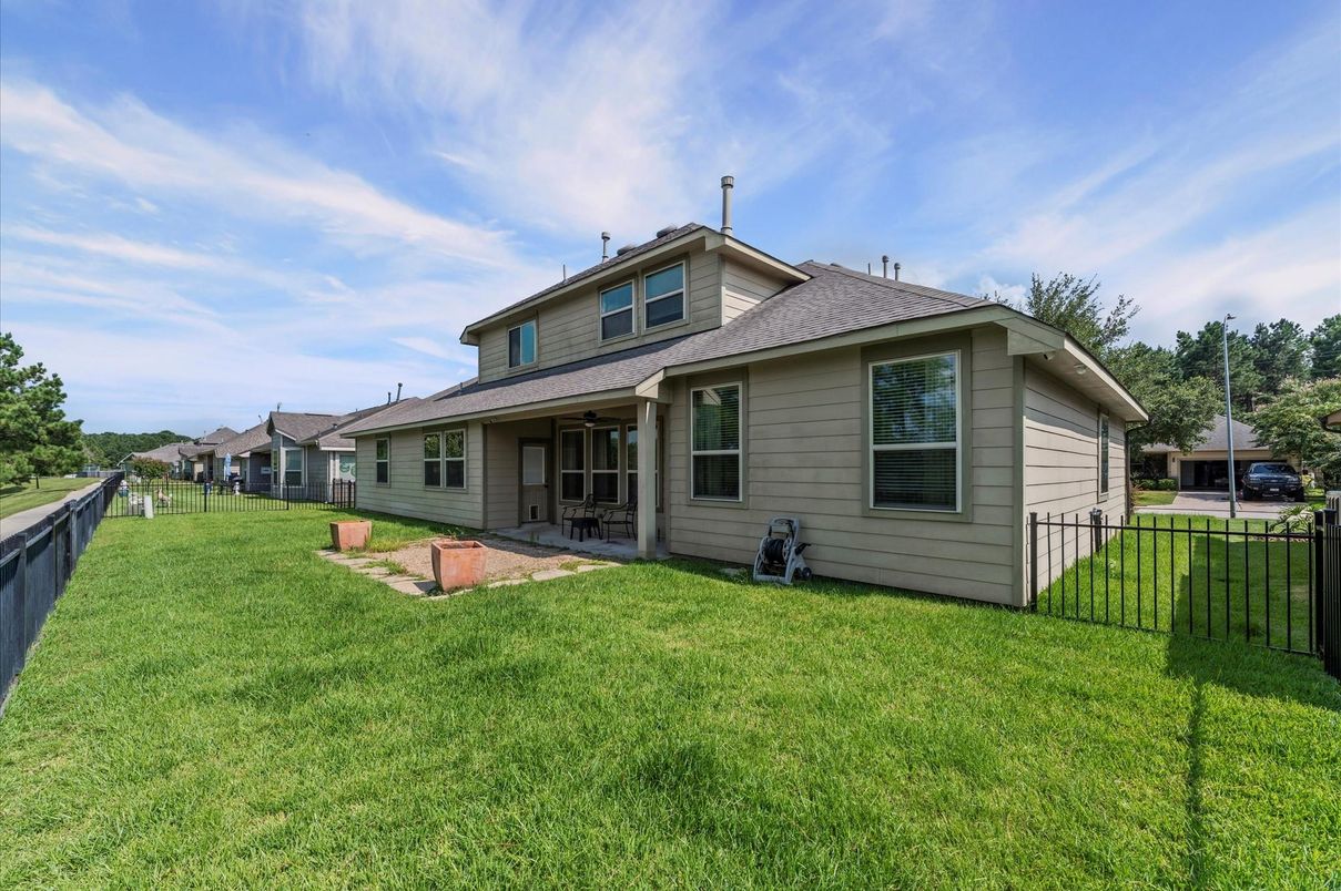 Backyard, Exterior