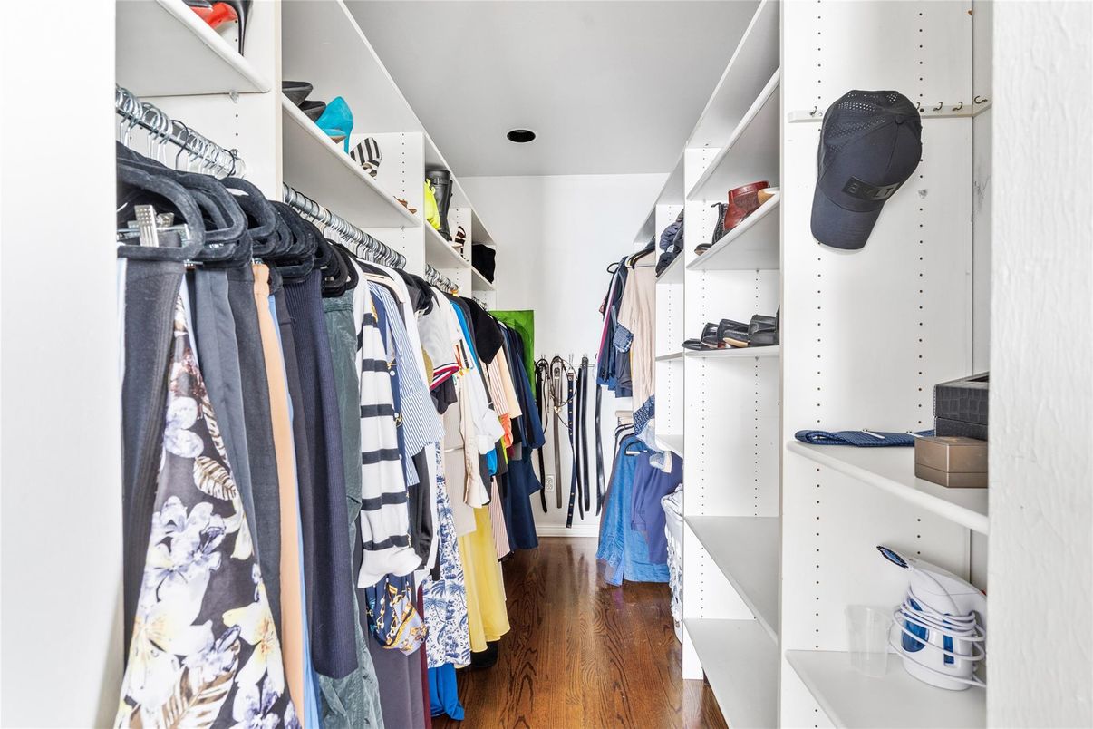 Interior, Walk-in Closets, Wood Texture Flooring