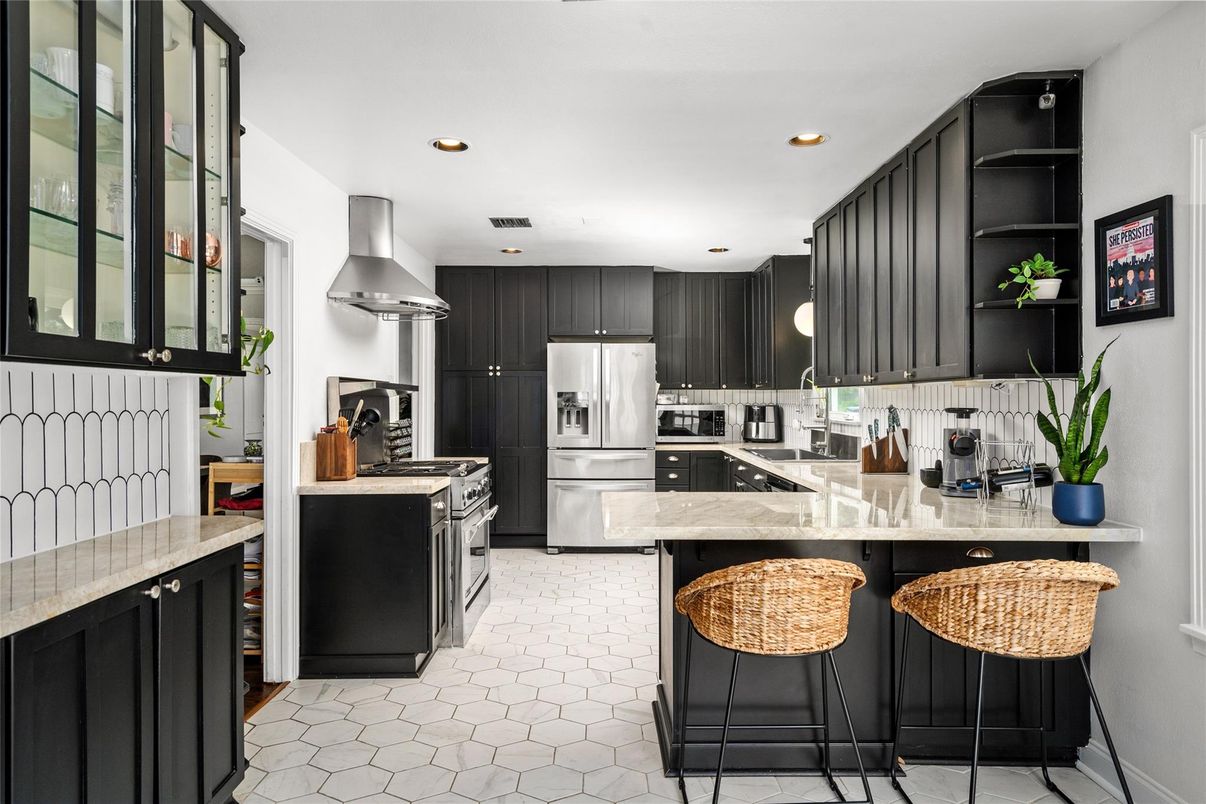 Interior, Kitchen, Pendant Lights, Recessed Lighting, Stainless Steel Appliances