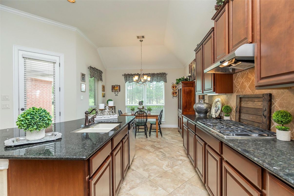 Chandelier, Dining room, Interior, Kitchen, Pendant Lights