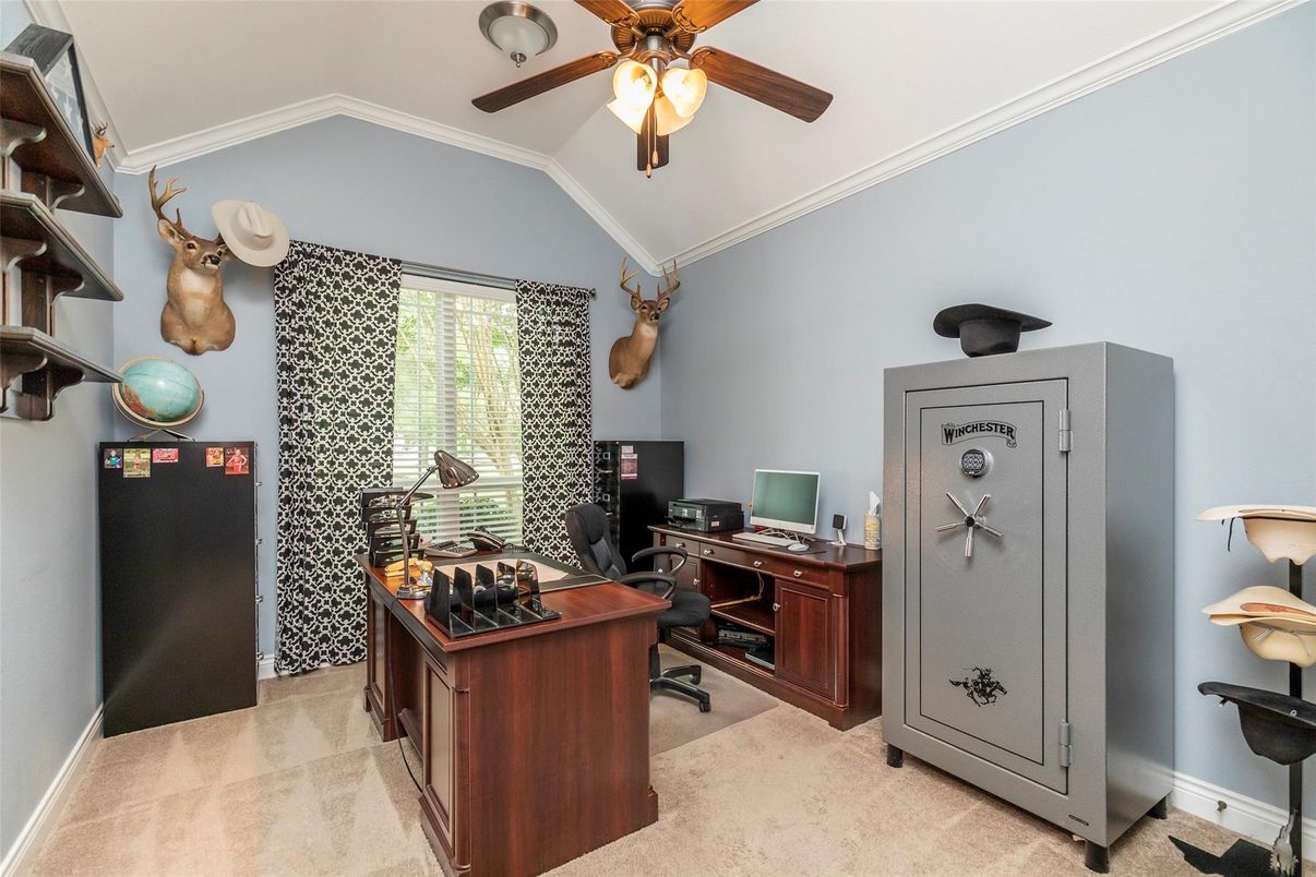 Home Office, Interior