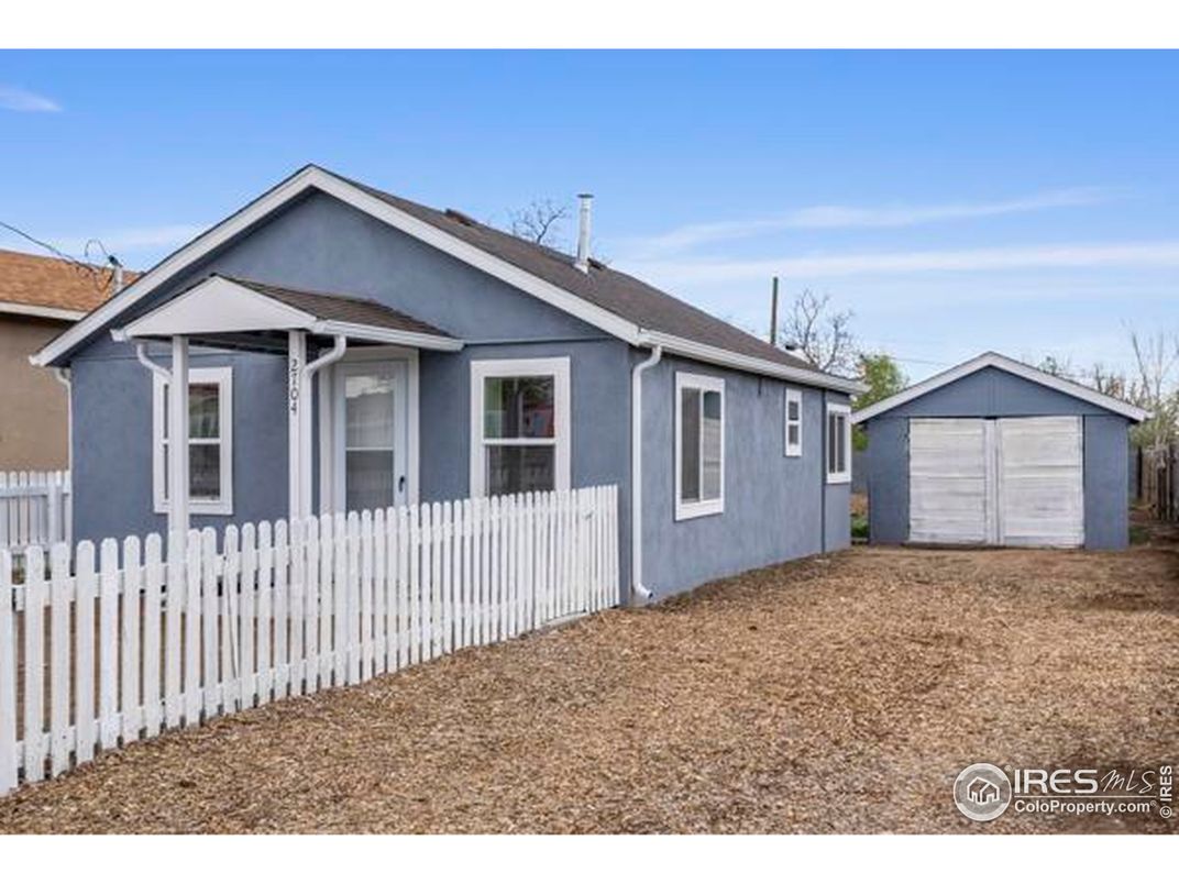 Backyard, Detached Garage, Exterior