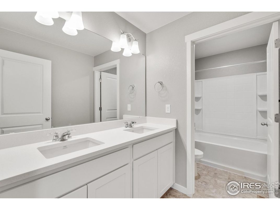 Bathroom, Dual Sink Vanities, Interior