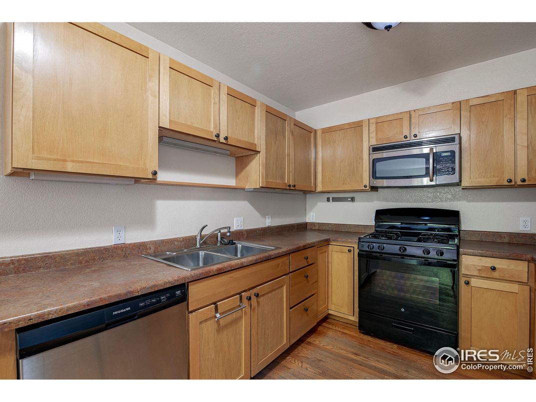 Interior, Kitchen, Stainless Steel Appliances, Wood Texture Flooring