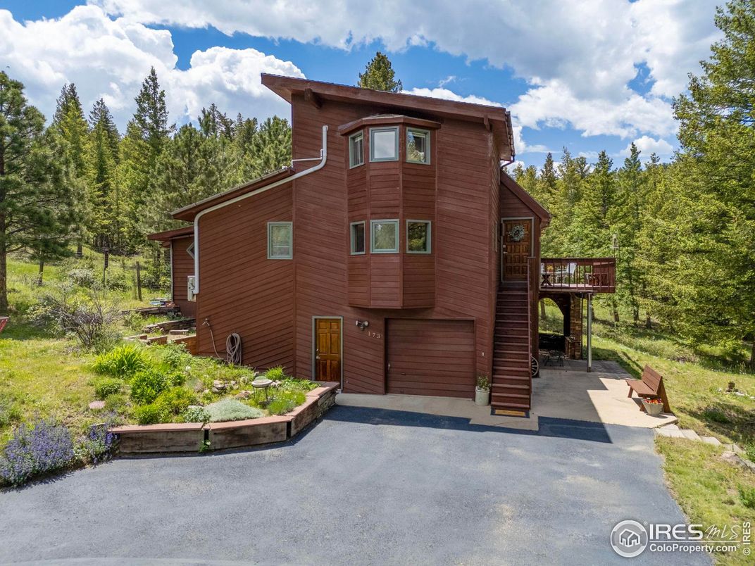 Attached, Exterior, Facade, Log Home