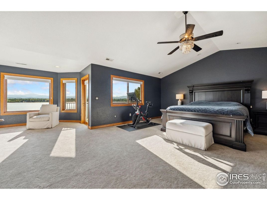 Bedroom, Fitness Equipment, Interior, Water