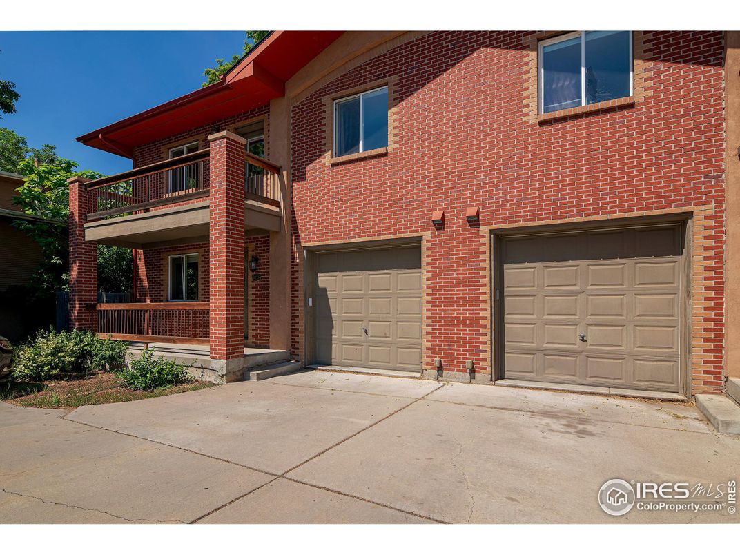 Attached, Exterior, Facade, Brick Facade, Rowhouse