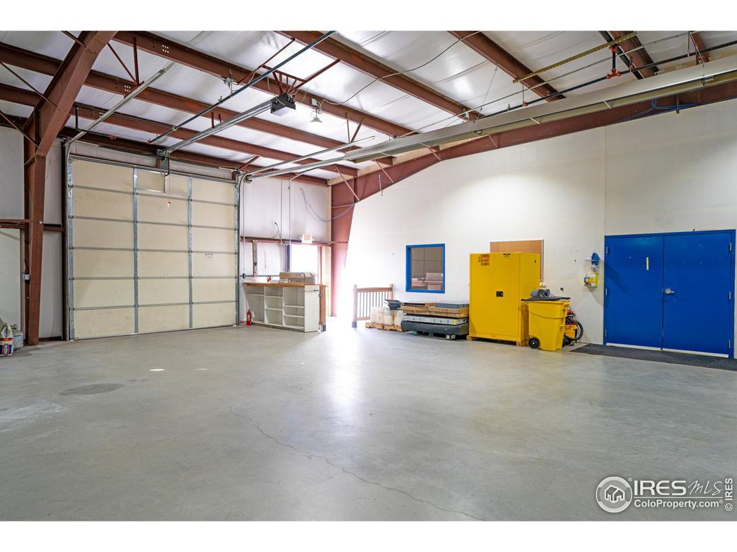 Garage, Interior