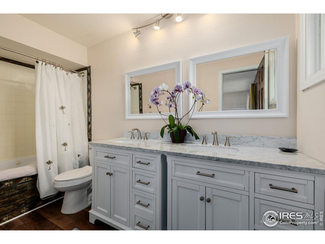 Bathroom, Dual Sink Vanities, Interior, Wood Texture Flooring