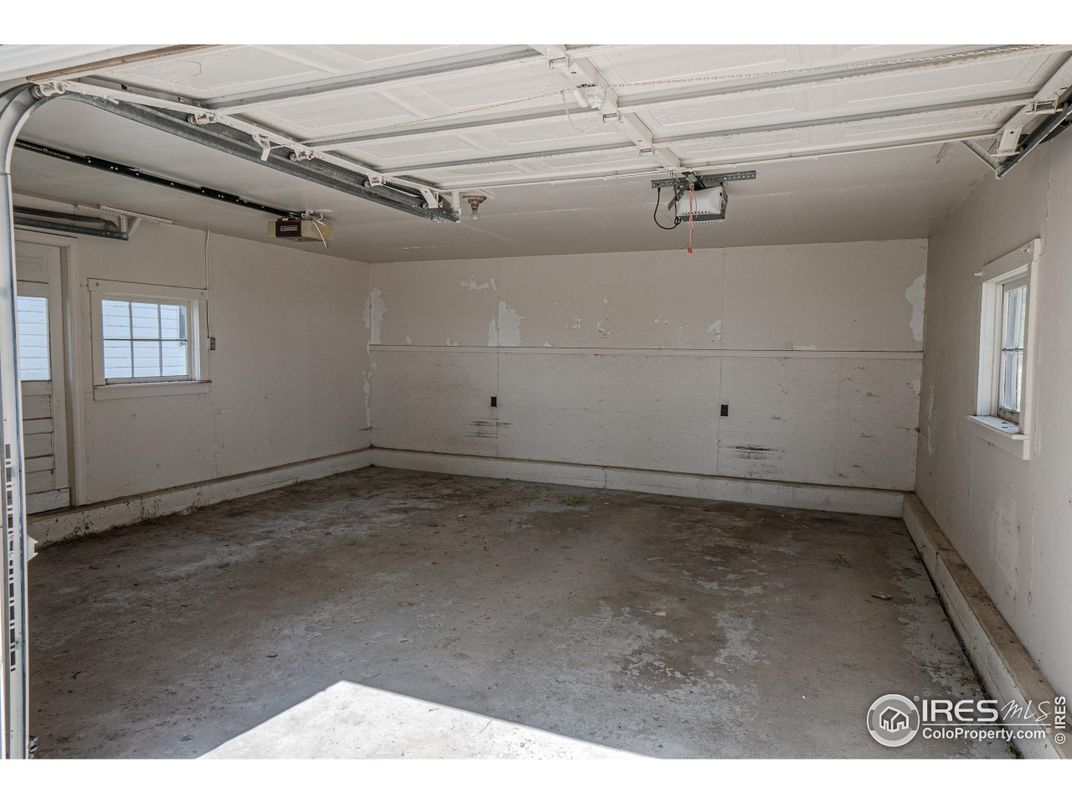Garage, Interior