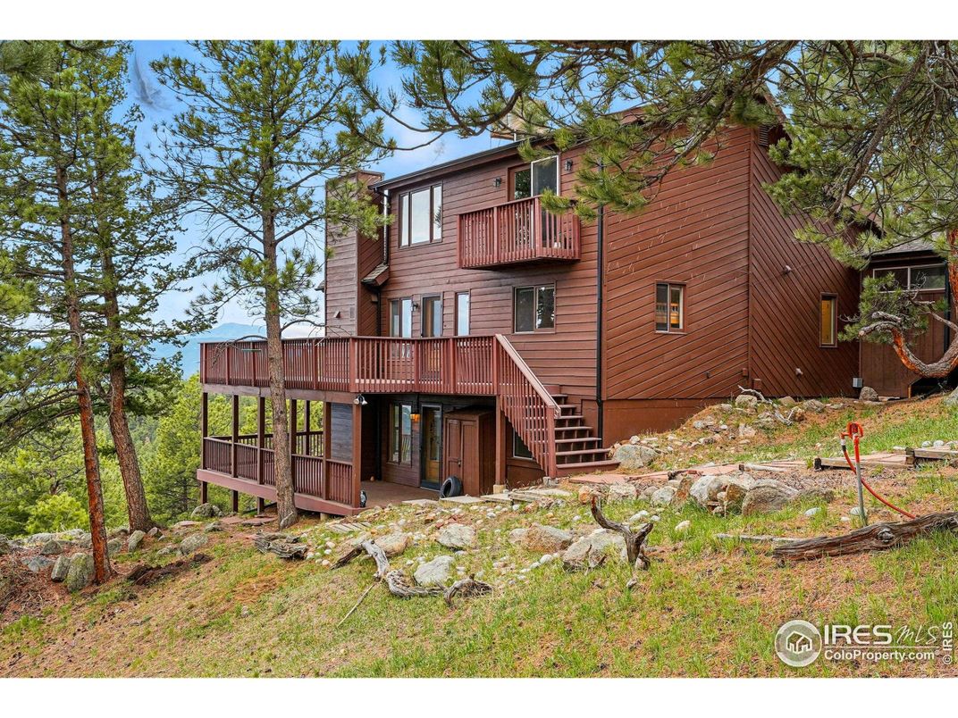 Backyard, Exterior, Facade, Log Home