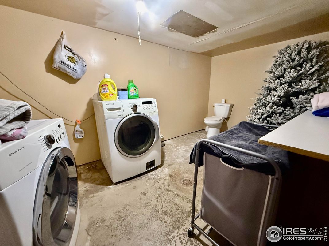 Interior, Washer