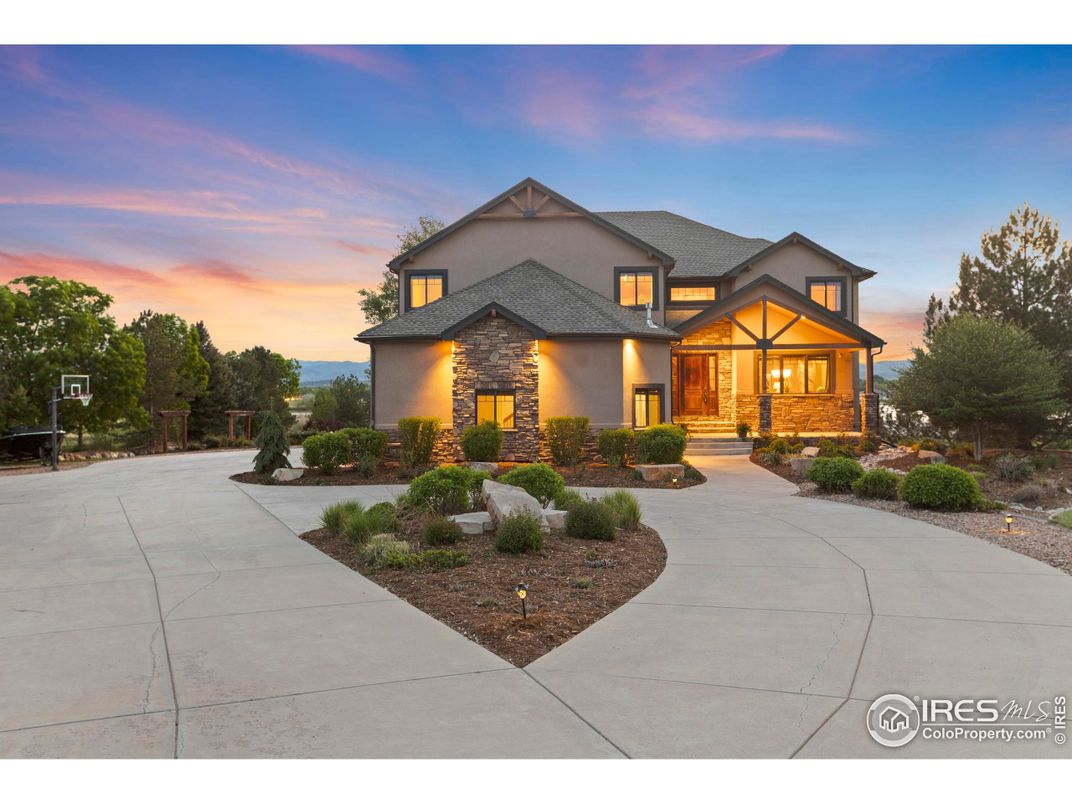Exterior, Facade, Brick Facade, American Craftsman