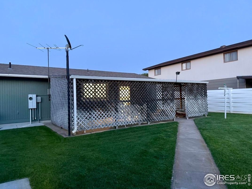 Backyard, Exterior