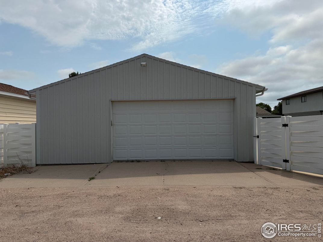 Detached Garage, Exterior