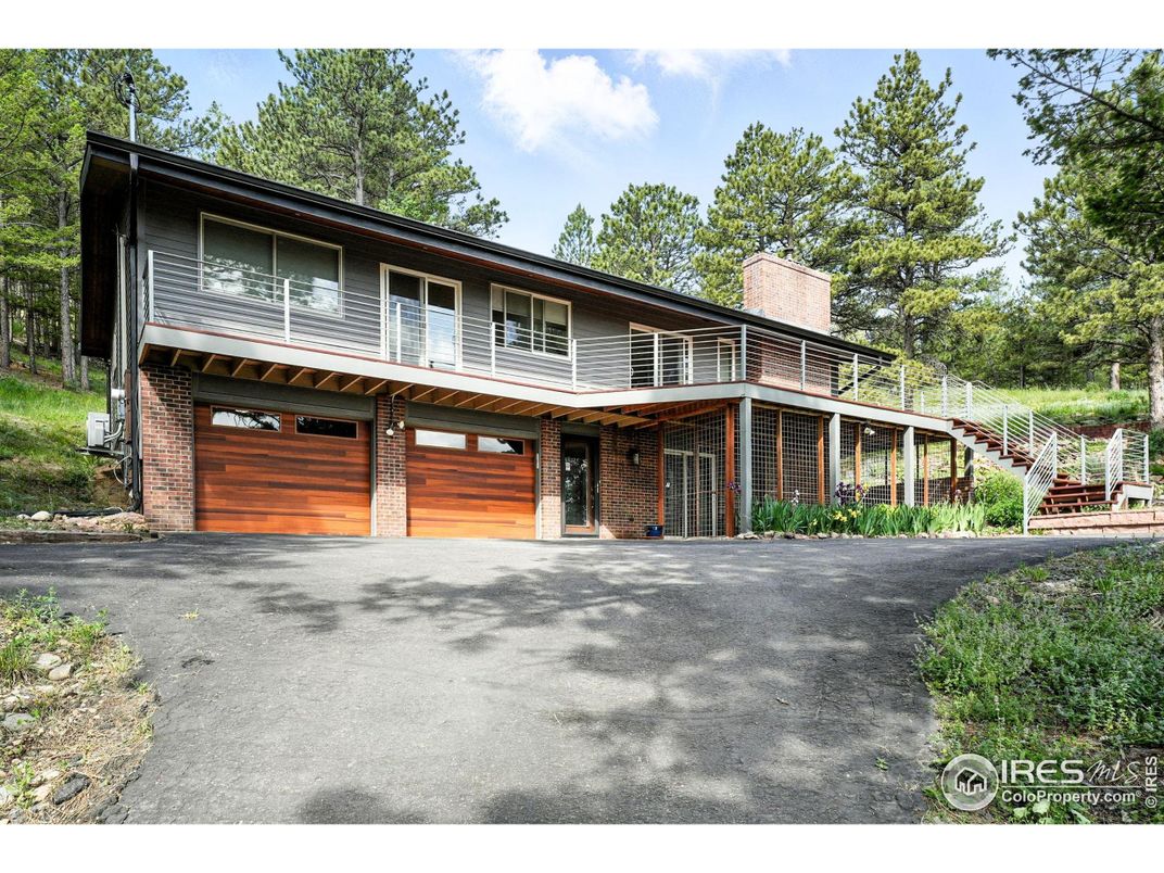 Attached, Exterior, Facade, Brick Facade, Modern
