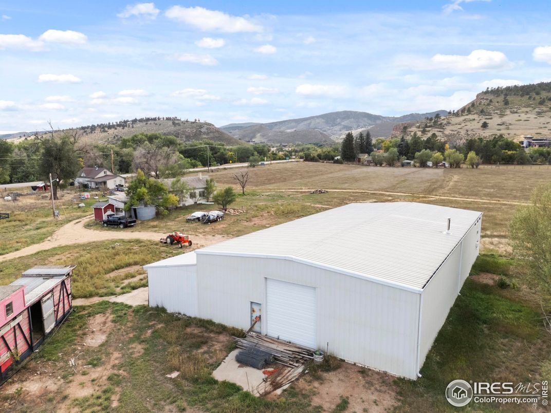 Exterior, Drone