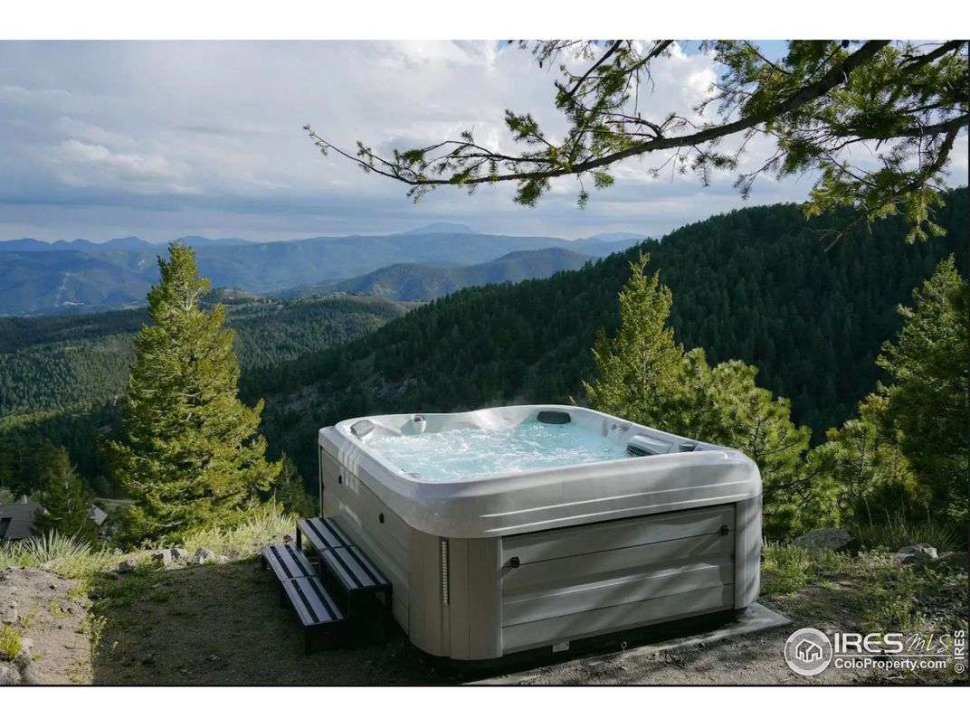 Exterior, Hot Tub