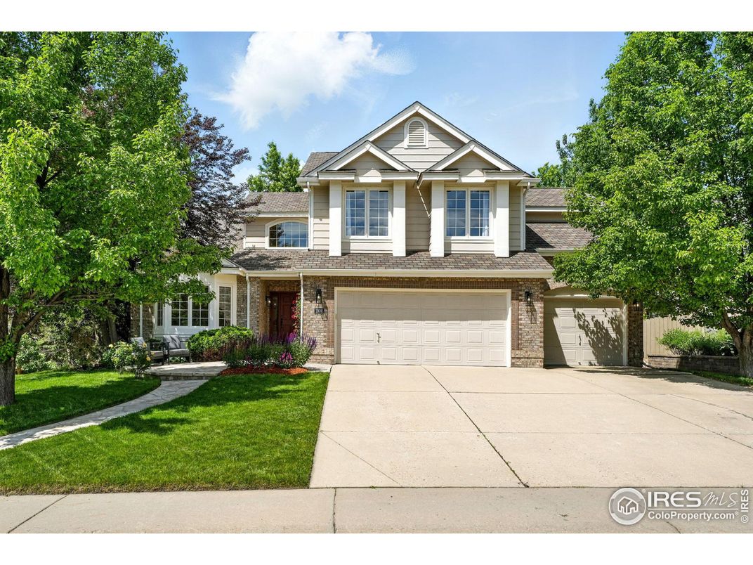 Attached, Exterior, Facade, American Craftsman