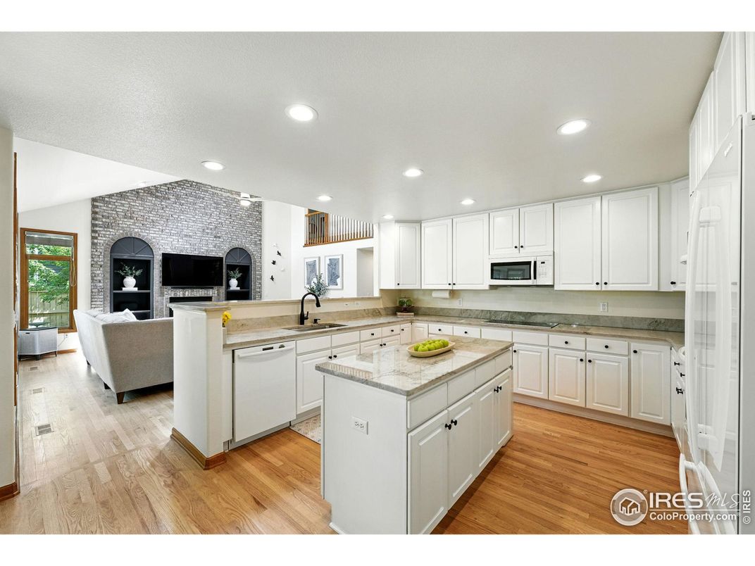Interior, Kitchen, Living room, Recessed Lighting, Wood Texture Flooring